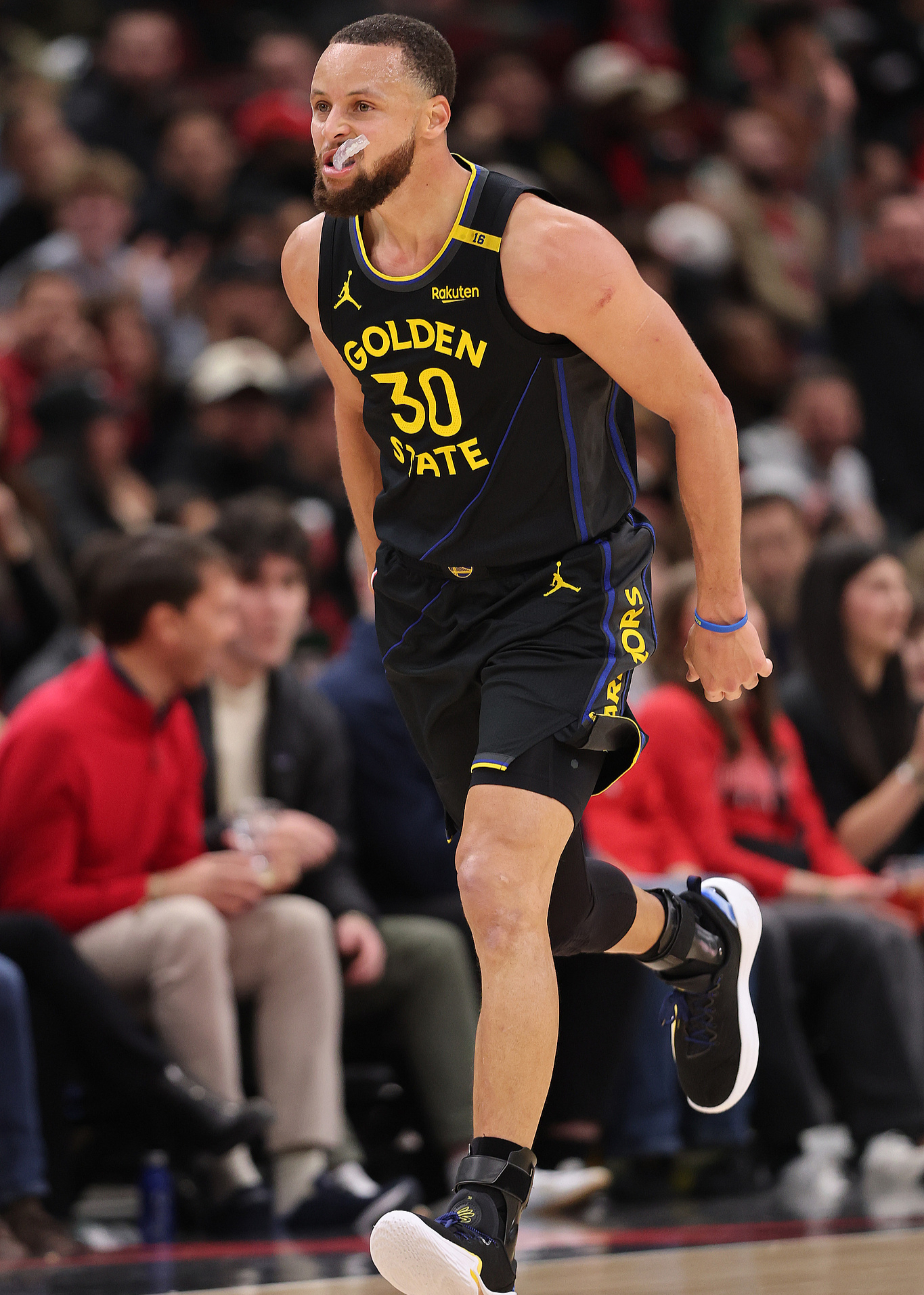 关于芝加哥公牛迎NBA季后赛关键赛,今晚篮板制胜,震撼外界,年轻球员得到机会的信息 关于芝加哥公牛迎NBA季后赛关键赛,今晚篮板制胜,震撼外界,年轻球员得到机会的信息